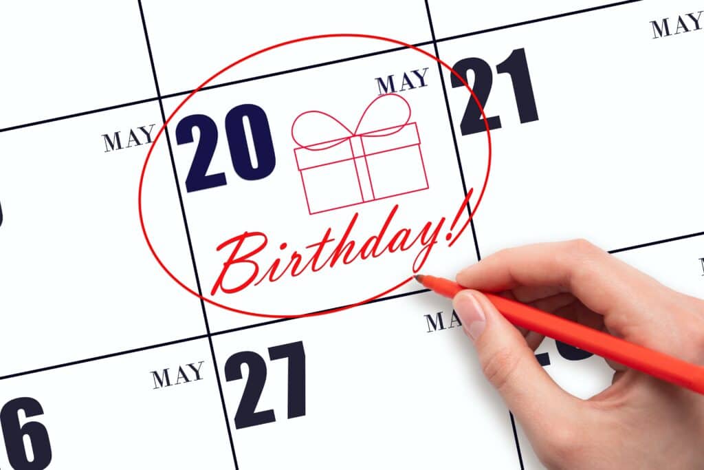 Why Kylie Kelce refuses to give ‘sibling gifts’ and 10 alternatives for parents who agree | "I am vehemently against the idea of other kids getting birthday presents on a child's birthday.” Pregnancy News happy birthday reminder on calendar