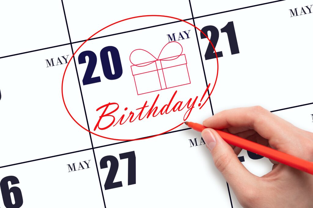 Why Kylie Kelce refuses to give ‘sibling gifts’ and 10 alternatives for parents who agree | "I am vehemently against the idea of other kids getting birthday presents on a child's birthday.” Pregnancy News happy birthday reminder on calendar