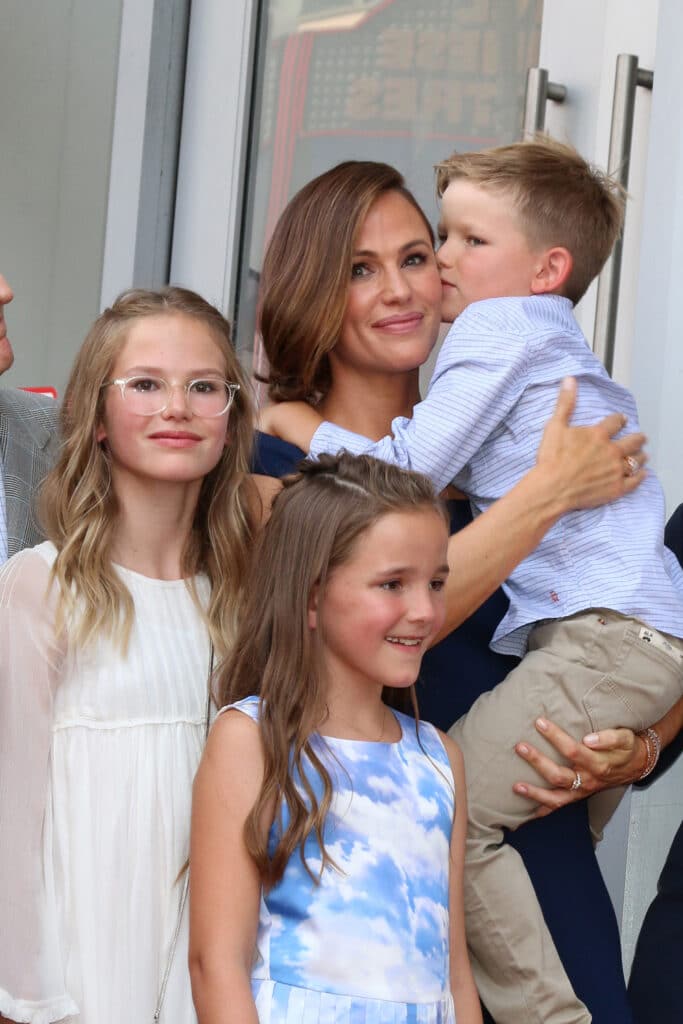 Violet Affleck recalls arguing with mom Jennifer Garner over cause of January wildfires | “I was surprised at her surprise.” Celebrity jennifer garner with her three kids violet affleck