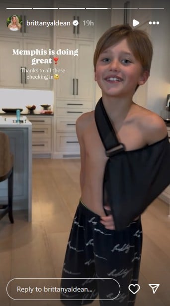 jason aldean son memphis in a sling