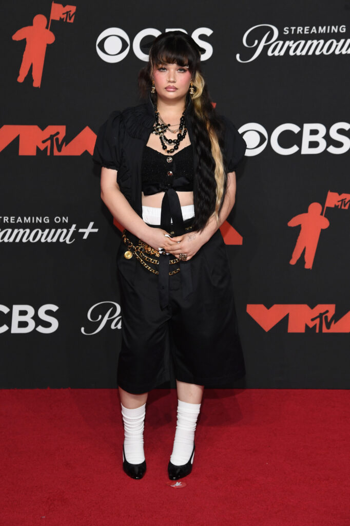 Singer Lola Young Speaks Out After Collapsing on Stage at Festival: 'I Feel Faint'