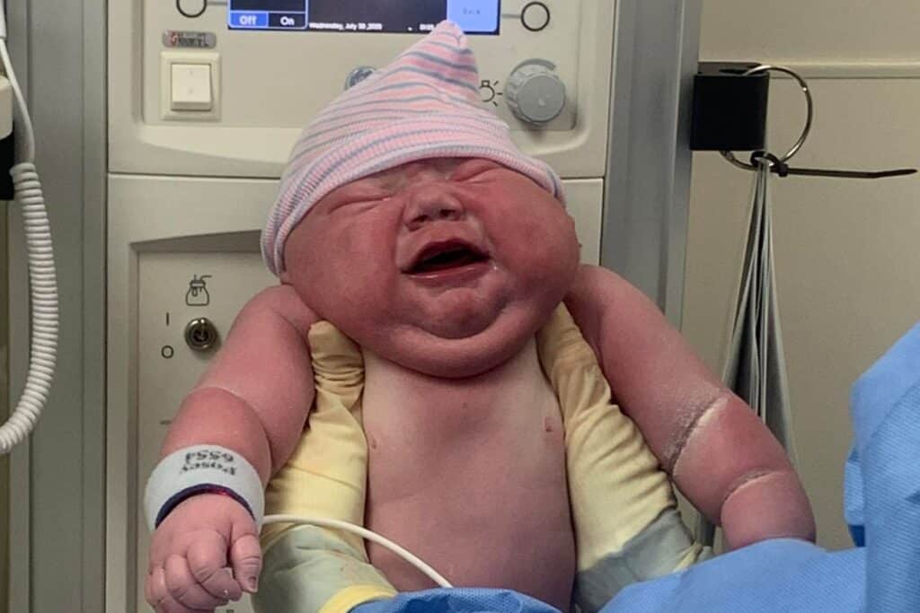 Tennessee mom sensed something was different before giving birth to the biggest little baby