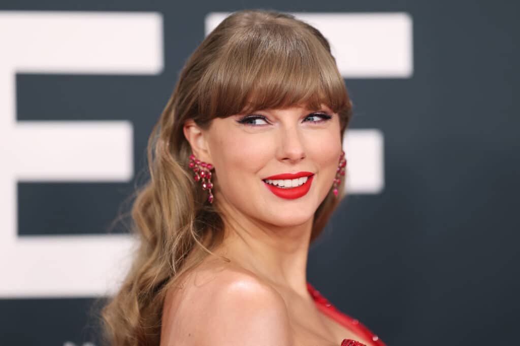 Taylor Swift Seemingly Puts to Rest Rumors That She’s Retiring From the Musical Industry With Two Words
