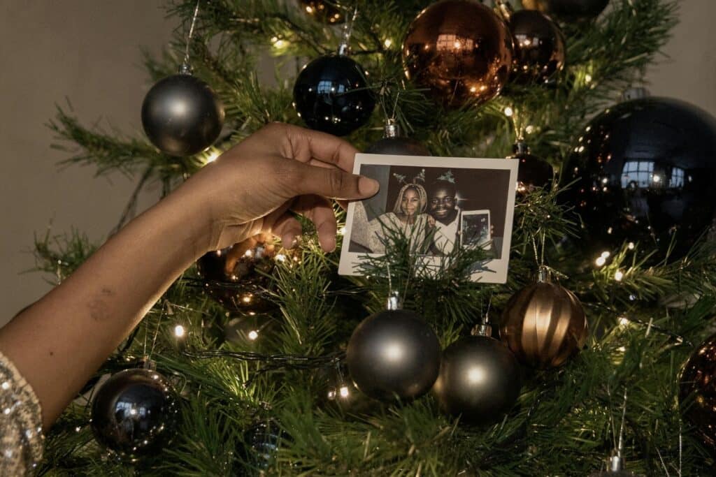 mom goes viral for her unedited family christmas cards mishap i just ordered stickers