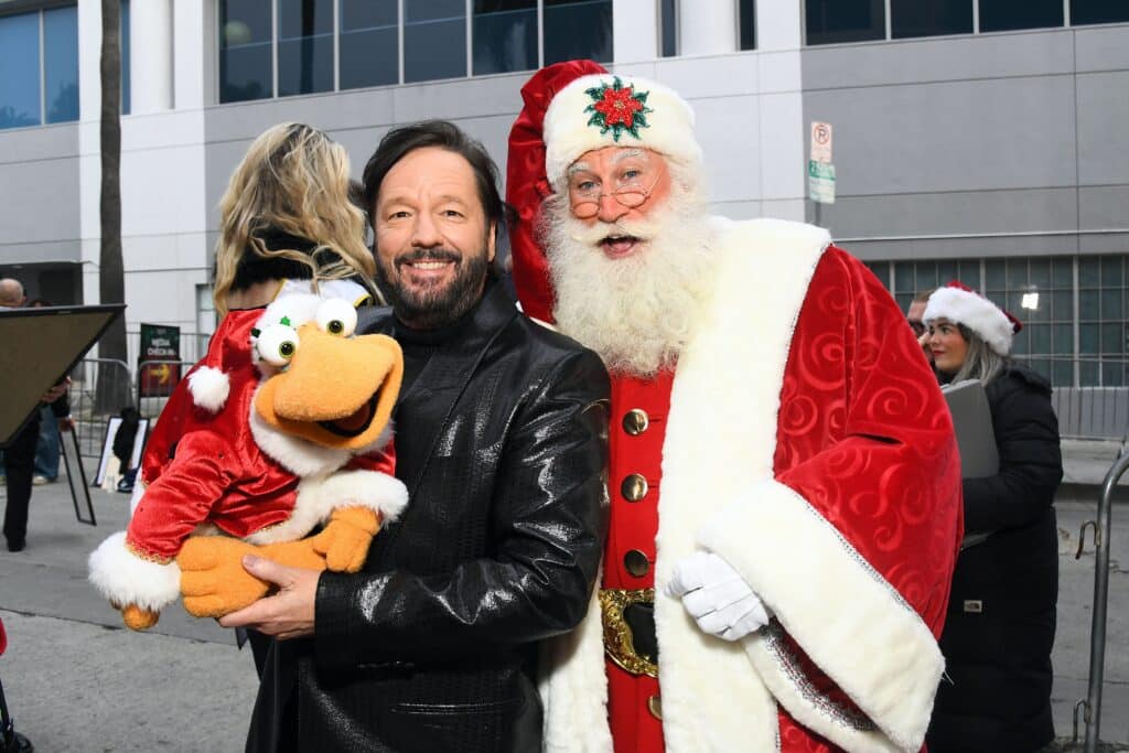 2249249632 the iconic and lesser known stars who brought santa claus to life on the big screen actors who played santa claus