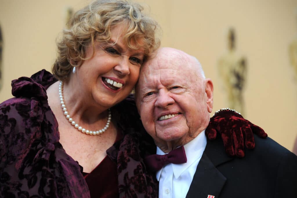 84982143 the iconic and lesser known stars who brought santa claus to life on the big screen actors who played santa