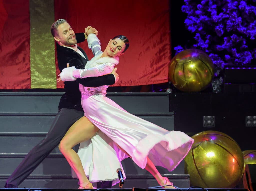 Derek Hough Hayley Erbert Announce Birth of 1st Child Together Revealing Beautiful Name