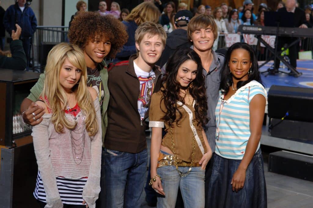 57215965 high school musical cast pose for photo after live performance