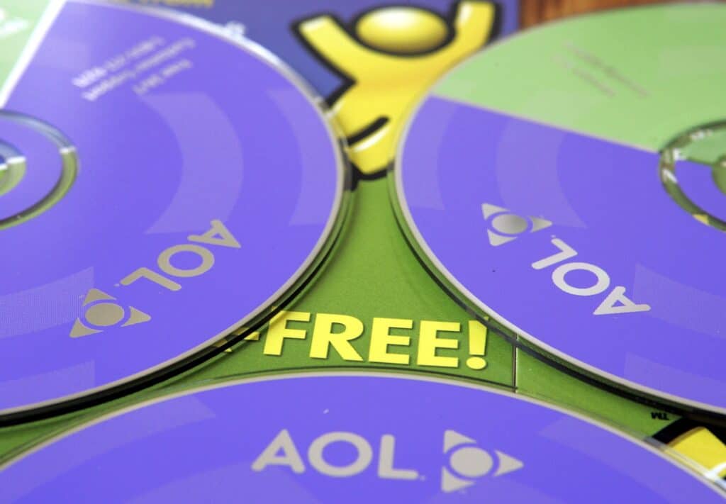 26 Nostalgic Sounds From Your Childhood That Kids Today May Never Hear Again 2 71570408 aol cd download messenger aim nostalgic sounds