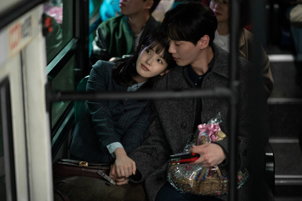 When Life Gives You Tangerines (L to R) IU as Yang Geum-myeong, Lee Jun-young as Park Yeong-beom in When Life Gives You Tangerines Cr. Yoo Eun-mi/Netflix © 2025